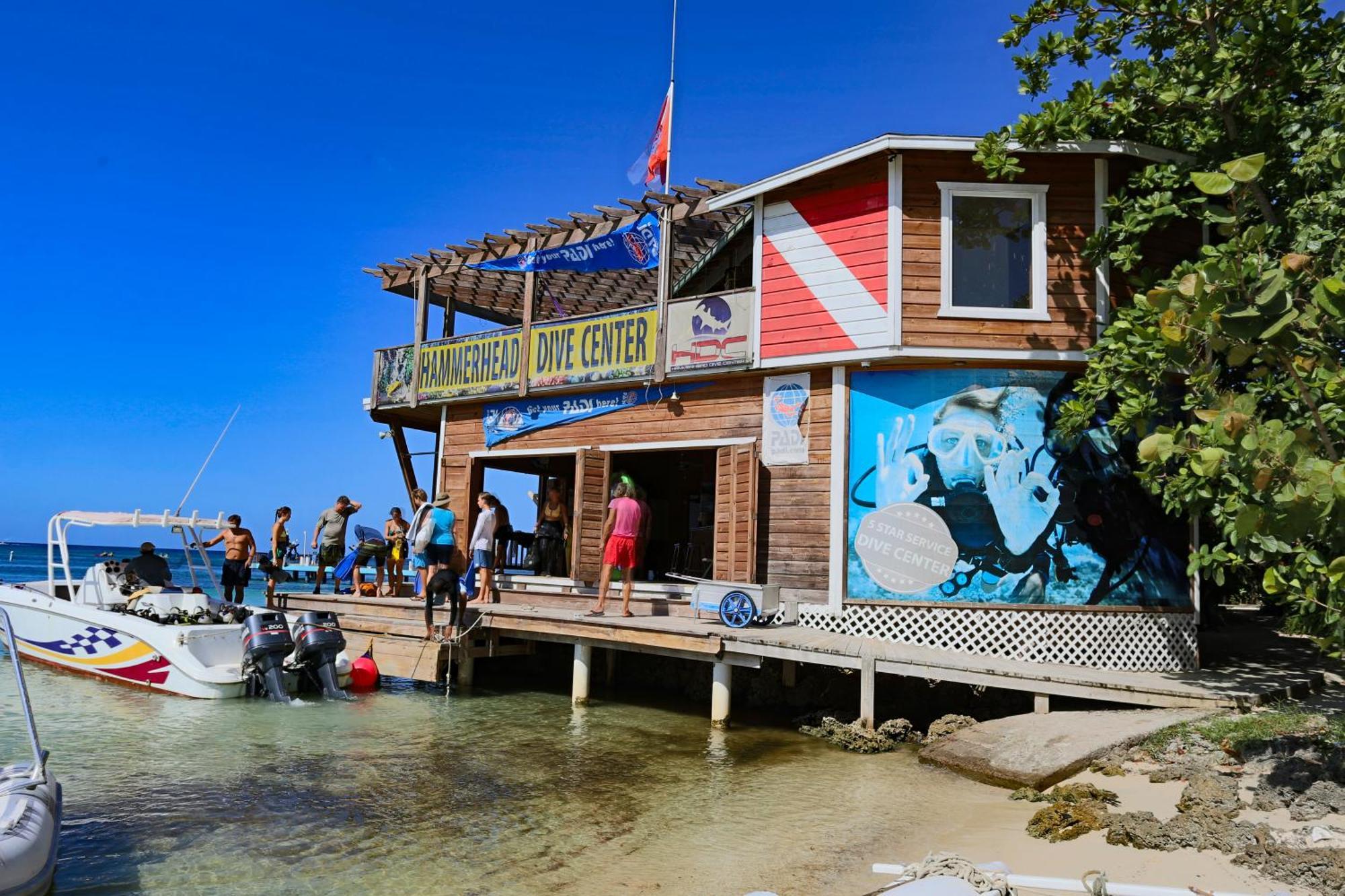 Fosters West Bay Resort Exterior photo