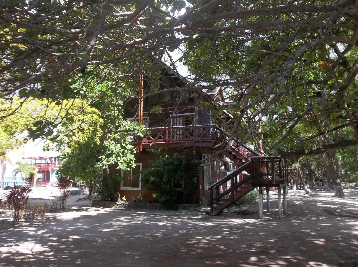 Fosters West Bay Resort Exterior photo