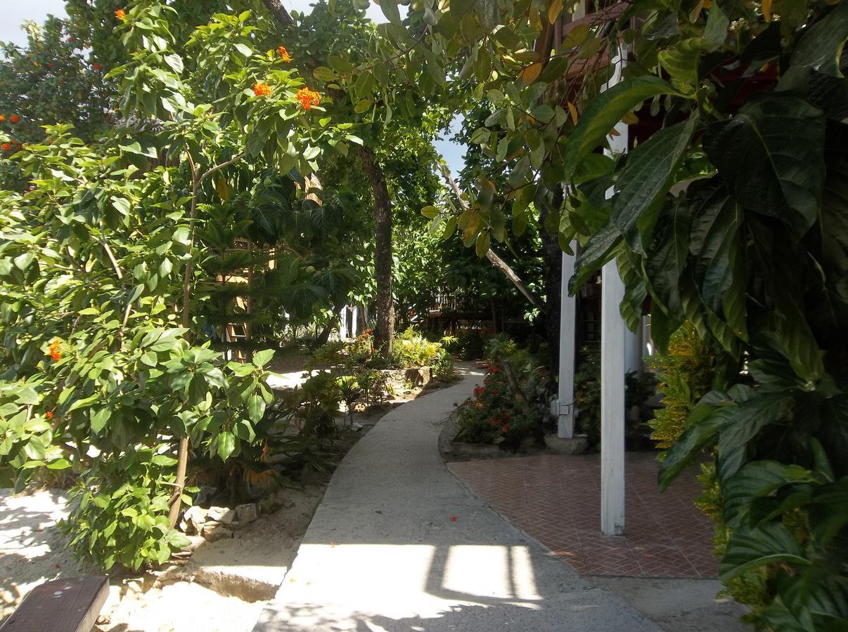 Fosters West Bay Resort Exterior photo