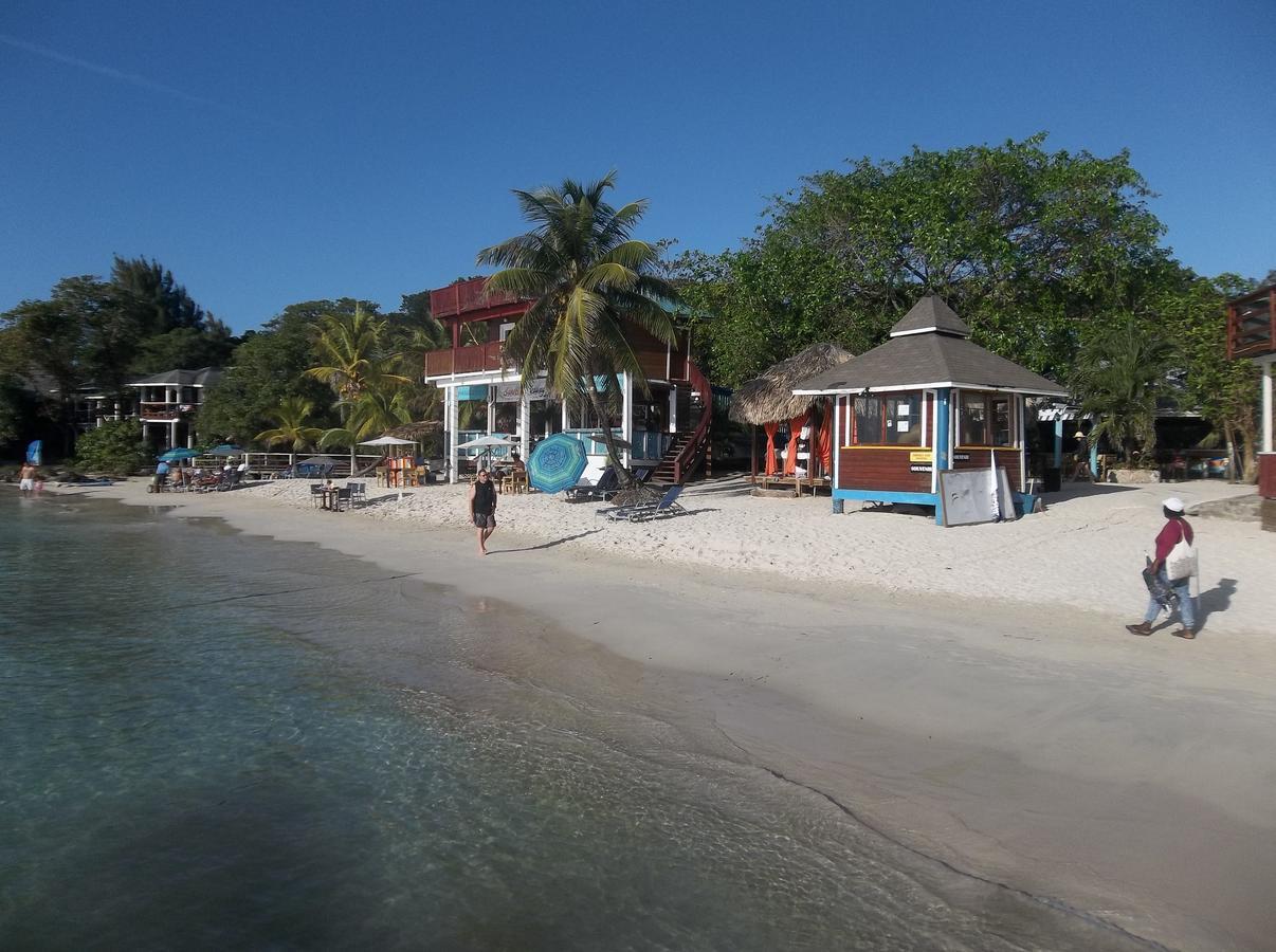Fosters West Bay Resort Exterior photo