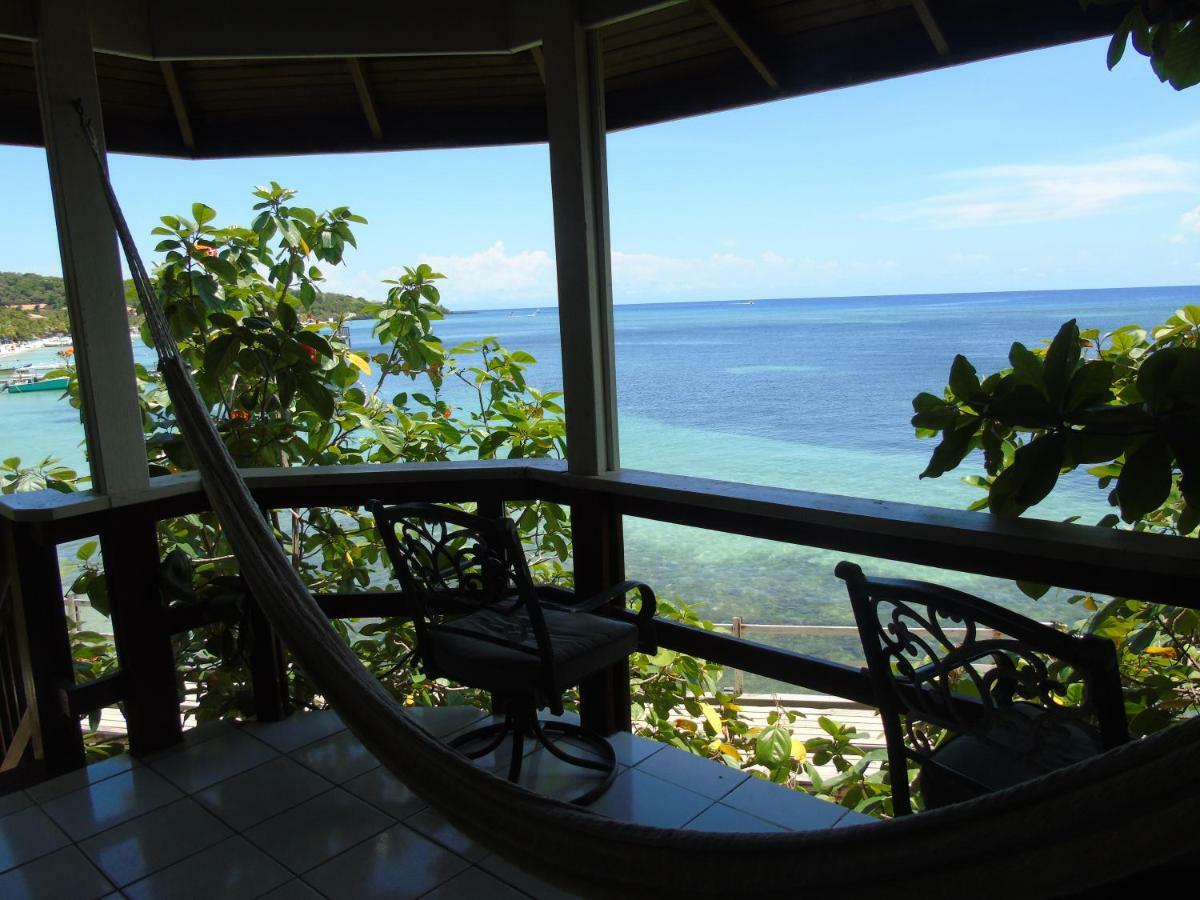 Fosters West Bay Resort Exterior photo
